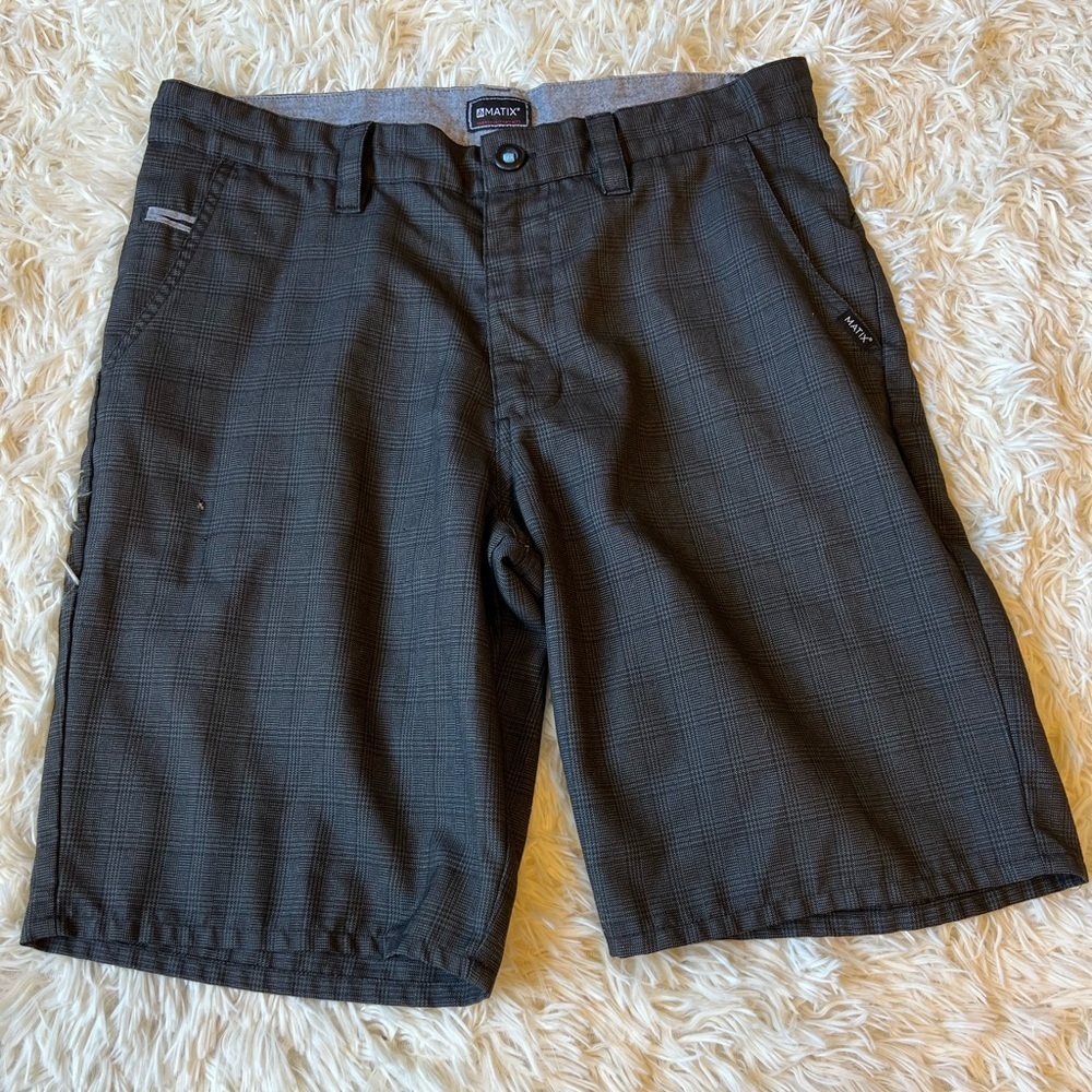 Matix black and gray plaid flat front shorts size 31